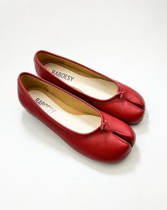 Eco Leather Retro Tabi Ballet Flats Split Toe Shoes Vintage Red Split Toe Tabis Shoes French Style Foldable Women Shoes - Etsy Tabi Ballet Flats, Split Toe Shoes, Retirement Strategies, Tabi Shoes, Shoes Vintage, Summer 24, Vegan Shoes, Ballerina Flats, Toe Shoes