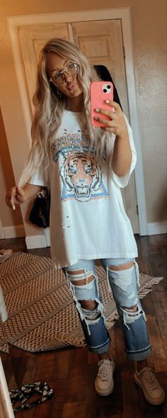 Trendy Mom Outfits, Trendy Mom, Coastal Cowgirl, Surf Style, Mom Outfits, Western Outfits, Grunge Outfits, Summer Wear