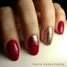 Christmas French Tip Nails Round, Red Nails With Glitter Ring Finger, Red Golden Nails, Christmas Gold Nails, Red And Gold Nail Designs, Red Sparkle Nails, Gold Gel Nails, Red And Gold Nails, Golden Nails