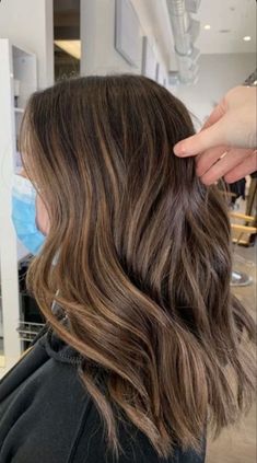 Winter Hair Inspo For Brunettes, Ashley Park Hair, Brunette Hair With Subtle Highlights, Summer Dark Hair, Natural Highlights For Brown Hair, Light Brunette Hair Color, Light Brunette Hair, Brown Hair Inspiration, Warm Balayage