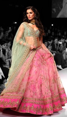 Daily Bollywood Queens : Photo Manish Malhotra Lehenga, Fairytale Ball, Bride Indian, Pengantin India, Indian Wedding Fashion, Anushree Reddy, Foto Top