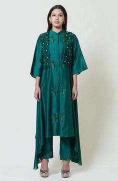 Shop for Brij Green Chanderi Embroidered Silk Kurta Pant Set With Jacket for Women Online at Aza Fashions Hand Embroidery On Kurta, Zardozi Border, Embroidery French Knot, Organza Sari, Cutwork Dress, Shadow Embroidery, Embroidery Thread Work, Spring Embroidery, Dress Applique