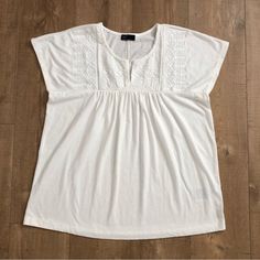 This Is Brand New Without Tag. It Was Washed Once But Never Worn. Super Soft, 100% Cotton Peasant Blouse From Gap. In Perfect Condition, Kept In Smoke Free And Pet Free Home. It Is Size Medium, But It Would Also Fit Someone Who Wears A Size Large. Measurements: 44” Bust (Armpit To Armpit Is 22” Across), Width At Bottom 50”, Armhole Is 16” Around, 28” Length. You Can See From The Measurements That It Would Fit Someone Who Wears Size Large. The Style Is Blousy And Loose! Cap Sleeve. Beautiful Embroidery At Yoke. Perfect For Summer! Hope You Can Enjoy This Great Summer Top!! Gap Cotton Blouse, White Cotton Blouse By Gap, Casual Embroidered Peasant Top With Relaxed Fit, Casual White Peasant Top With Embroidered Hem, Casual Peasant Top With Floral Embroidery And Relaxed Fit, Casual Short Sleeve Peasant Top With Embroidered Hem, Casual Peasant Top With Embroidered Hem And Short Sleeves, Casual White Blouse By Gap, White Peasant Top