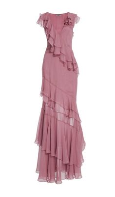 This is a romantic niche design temperament long dress. The soft fabric is very elegant. The multi-layer ruffle not only adds a sense of layering. but also embellishes the overall elegant but vulgar dress. The appropriate dividing line outlines the... Dress Outline, Red Things, Ruffle Gown, Color Corrector, Looks Street Style, Moda Vintage, Ruffled Maxi Dress, Chic Woman, Mode Inspiration