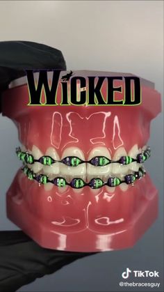 Braces Colors Ideas Halloween, October Braces Colors, Halloween Braces Colors, Halloween Braces, Braces Combos, Braces Color Combos, Braces Colour Ideas, Pretty Braces, Brace Colors