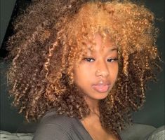 Ginger Curls, Cute Hair Colors, Brown Hair Inspo, Dyed Hair Inspiration, Colored Curly Hair, Curly Hair Styles Easy