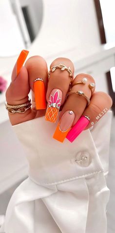 Fall Nail Looks Fun Summer Nails Bright Coffin, Nails Pineapple Design, Orang Nails Ideas, Bright Pink Orange Nails, Nails Idee Summer, Cute Orange Nail Ideas, Pineapple Nails Design, Summer Nail Ideas Orange, Pink Orange Nails Summer