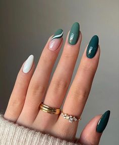 Emerald Nails, Nails Size, Dark Green Nails, Green Nail Designs, Nagel Tips, Green Nail Polish, Green Nail, Fake Nails With Glue, Round Nails