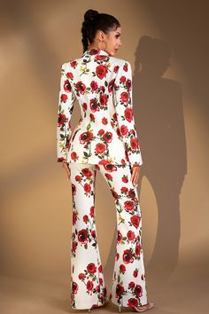 Radiate elegance in a floral pantsuit ensemble, a perfect blend of sophistication and femininity. Crafted with delicate detail to elevate your style, ideal for upscale gatherings and special occasions. Handmade customization Fabric composition: 90% polyester fiber, 10% spandex Washing method: hand wash or dry clean Popular elements: floral Fitted Fall Wedding Pantsuit, Fall Wedding Fitted Pantsuit, Spring Formal Fitted Sets, Fitted Formal Sets For Spring, Fitted Elegant Spring Suits, Elegant Fitted Spring Suits, Elegant Fitted Suits For Spring, Chic Fitted Sets For Evening, Elegant Fitted Sets For Spring