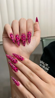 Long Nail Designs Aesthetic, Pink Leopard Nails Almond, Hot Pink Leopard Print Nails, Black And Pink Cheetah Nails, Hot Pink Cheetah Print Nails, Pink And Black Cheetah Nails, Hot Pink Zebra Nails, Red Pink Nails Design, Hot Pink Nails Aesthetic