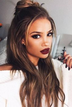 Not all long hairstyles are difficult, believe us. We have a collection of beautiful hairstyles suitable for long hair and some advice how to take care of your hair. Makeup Tip, Short Hairstyle, Easy Hairstyles For Long Hair, Red Lipstick, Beautiful Makeup, Hair Dos, Pretty Hairstyles, New Hair, Cute Hairstyles