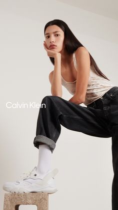 Denim Photoshoot, Creative Fashion Photography, Perspective Photography, Cool Girl Style, Simple Shirts, Calvin Klein Woman, Sporty Outfits, Urban Chic, 2000s Fashion