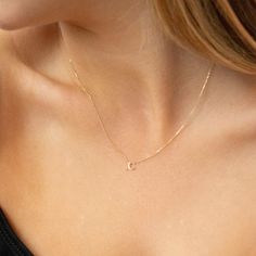 This subtle yellow gold letter H necklace is the perfect personalised gift! Featuring a single letter initial H pendant on a gorgeous yellow gold chain. Chain length: 38-43cm (adjustable)Chain thickness: 0.7mmLetter Size: 4mm x 4.5mmMaterial: 9k Yellow Gold Jewellery Boutique, Gold Letter, Single Letter, Initial Necklace Gold, Yellow Gold Jewelry, Gold Initial, White Gold Jewelry, Yellow Gold Chain, Gold Letters