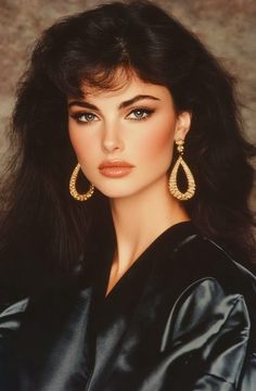 1980 Makeup, 80s Makeup Looks, 80’s Hair, 80s Glamour, 1980s Hair, 80s Makeup, Girly Makeup, Retro Makeup, Makeup News