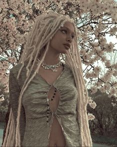 Women With Mullets, White Girl With Braids, Girls With Mullets, Textured Hair Styles, Dreads Aesthetic, White Locs, Black Hairstyle Ideas, Fairy Locs, White Girl Braids