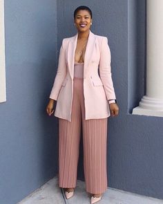 Plus Size Blazers, Look Chic Elegante, Suits For Plus Size Women, How To Style Blazer, Blazer Outfits Casual Classy, Outfit For Church For Women, Blazer For Women, Outfit Ideas For Work, Plus Size Suits For Women