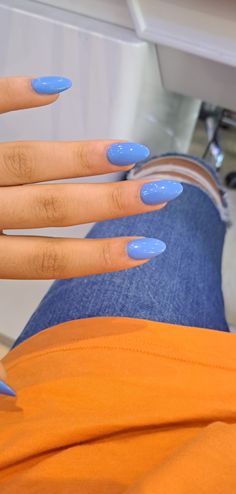 Summer Acrylic Nail Color Ideas, Nail Inspo 2023 Solid Colors, Blue Nail Color Ideas Summer, Blue Acrylic Nails Solid Color, Nail Ideas Single Color, Blue Periwinkle Nails, Bright Periwinkle Nails, Sky Blue Nails Almond Shape, Sky Blue Dip Nails