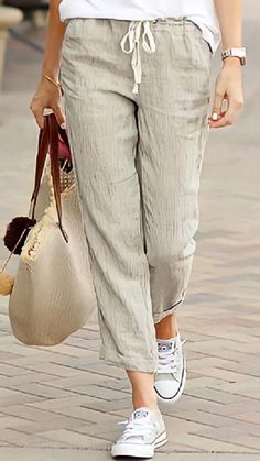 Celana Fashion, Jeans Overall, Cropped Linen Pants, Loose Trousers, Linen Style, Linen Pants Women, Trouser Pants Women, Loose Pants