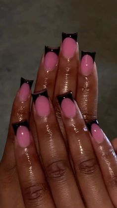 Black French Tip Overlay, Pink And Black Nails Acrylic French Tips, Pink Acrylic Black French Tip, Black French Tip With Pink Base, Black Pink French Tip Nails, Nail Inspo Pink And Black, Nails 2000s Aesthetic, Short Nails Inspo Black Women, Pink Black French Tip Nails