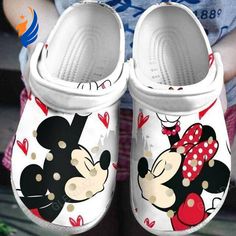 Step into the magical world of Disney with our Mickey Mouse Kissing Unisex Classic Clogs! Designed for fans and perfect Styling Crocs, Croc Shoes, White Crocs, Mickey Mouse Design, Crocs Clog, New Mickey Mouse, Clog Shoes, Women's Crocs, Mickey And Minnie