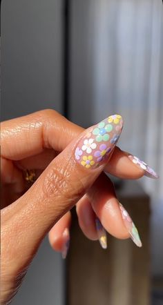 "Embrace the blooming beauty of spring/summer with these vibrant floral nail designs 🌸💅 #NailArt #SpringNails #SummerVibes #FlowerPower" Summer Nails 2024, Nails 2024, Summer Nails, Flower Power, Acrylic Nails