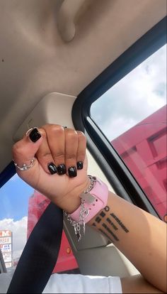 Dark Acrylic Nails Short, Short Black Nails Black Women, X Short Acrylic Nails, Short Junk Nail Designs Acrylic, Black Exotic Nails, All Black Short Nails, Black Shorties Nails, Classy Baddie Nails Short, Short Black Acrylics