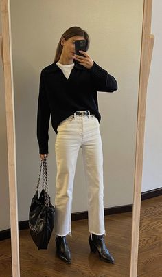 Winter White Denim Outfit, Commute Outfit To Work, White Jeans Black Sweater, Modern Muse Outfit, White Jean Autumn Outfit, Business Boots Outfit, Off White Pants Outfit Winter, White Tee Under Sweater, Casual Chic Winter Outfits 2024