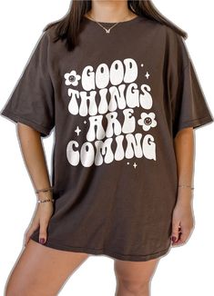 Spring Grunge Letter Print Shirt, Oversized Letter Print Shirt For Spring, Retro Oversized Shirt With Letter Print, Oversized Vintage Shirt With Letter Print, Retro Spring Shirt With Text Print, Retro Slogan Shirt For Spring, Oversized Shirt Aesthetic, Good Things Are Coming, Clothes Trendy