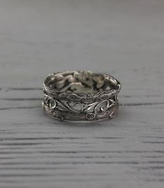 Womens vintage style tree band Womens unique tree wedding Tree Wedding Ring, Vine Wedding Band, Wide Silver Ring, Vine Wedding, Tree Ring, Vintage Silver Rings, Tree Wedding, Funky Jewelry, Silver Wedding Rings