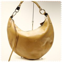 This Purse Is Absolutely Beautiful. The Callouts Are A Few Scratches On Front, A Scratch On Back But Not Noticeable. I Believe Some Shoe Polish Would Solve This Issue. I Have Priced This Bag Low Because Of These Scratches. Hardware Has No Scratches! Bucket Purse, Bags Gucci, Shoe Polish, Leather Bucket, Gucci Bags, Tan Leather, Purses And Handbags, Bag Lady, Purse