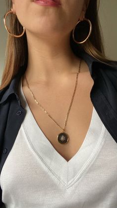 Details: BRASS PLATED DISC + MOTHER OF PEARL STERLING SILVER BURST 30" GOLD FILLED CHIAN Gold-tone Round Locket Necklace, Gold Necklace With Detachable Round Pendant, Arrowhead Necklace, Turquoise Bead Necklaces, Gold Disc, Disc Necklace, Pearl Diamond, Turquoise Beads, Pearl Beads