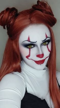 Halloween makeup Pennywise Face Painting, Halloween Makeup Clown Scary, Female Pennywise Makeup, Pennywise Face Paint, Make Up Halloween Mujer, Makeup Halloween Ideas Creative, Penny Wise Makeup, It Halloween Costumes, Horror Smink