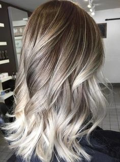 Platinum Blonde Highlights, Ash Blonde Hair Colour, Hair Blond, Blonde Hairstyles, Dark Blonde Hair, Platinum Hair, Dark Brown Hair Color