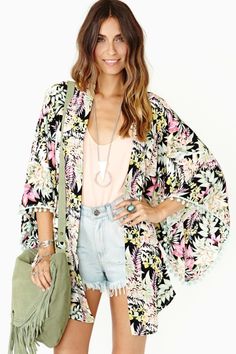 NEED A KIMONO! Paris Couture, Nice Hair, Kimono Fashion, Look Chic, Summer Outfit, Look Fashion, Spring Summer Fashion