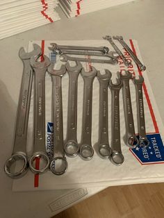 there are seven wrenches on the table