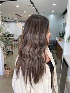 Brunette Balayage Hair Ashy Brown, Brown Hair Highlights Ideas, Neutral Ashy Brown Hair, Blended Dimensional Brunette, Ashy Caramel Hair, Dusty Brunette Hair, Reverse Bayalage Brunette Dark, Fall Burnett Hair, Dimensional Ashy Brunette