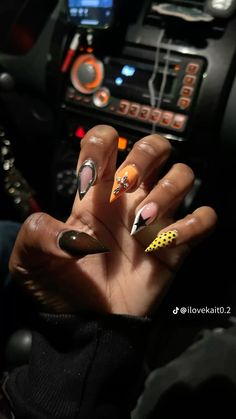 Nail Colors For Black Women, Short Nail Set, Stiletto Nail Designs, Tattoo Nails, Natural Nails Manicure, Lipstick Nails, Purple Acrylic Nails, Birthday Hairstyles