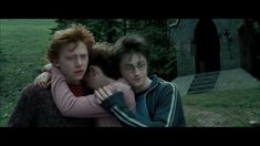 harry potter and hermile hugging each other