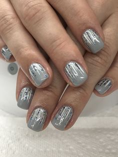 Grey Christmas Nails, Winter Gel Nails, Grey Gel Nails, Grey Nail Designs, Chrome Nail Art, Chrome Nails Designs, Nail Colors Winter, Gray Nails, White Nail Designs