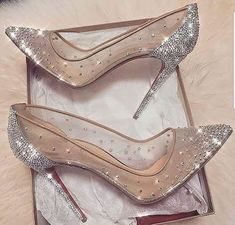 #shoes #grife Kasut Pengantin, Tas Louis Vuitton, Spring Shoes Women, Beige High Heels, Crystal Pumps, High Heels Boots, Sparkle Shoes, Prom Heels, Grace Loves Lace