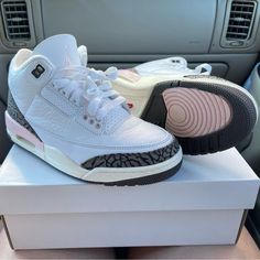 Jordan 3 Neapolitan, Pretty Sneakers, Nike Fashion Shoes, Jordan Shoes Girls, Jordan Shoes Retro, Kicks Shoes, Pretty Shoes Sneakers, All Nike Shoes