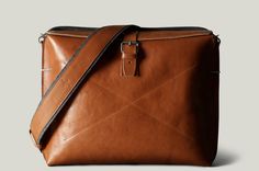 Work Satchel / Heritage Japan Men Fashion, Leather Holdall, Men Bag, Tablet Bag, Product Ideas, Mens Leather Bag, Classic Chic, Leather Work, Work Bag