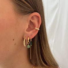 Jewelry For Green Dress, Green Earring Stack, Mix And Match Earrings, Earrings Combinations, Earring Combinations, Mix Match Earrings, Jewelry Combinations, Style With Jewelry, Bracelets Design