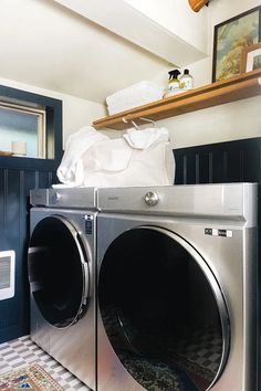 a washer and dryer sitting next to each other