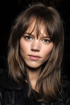 Freja....Everything about her! Hair, Makeup for brown eyes, skin...everything is ON POINT! Freja Erichsen, Freja Beha, Freja Beha Erichsen, New Hair Trends, Hair 2018, Trendy Hair Color, Rock Chic, Mid Length Hair, Hair Envy