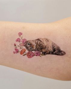 Cat Tribute Tattoo, Tabby Cat Tattoo, Cat Tattoo Simple, Cute Cat Tattoo, Black Cat Tattoos, Body Decor, Paw Tattoo, Muster Tattoos, Cat Things