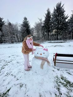 Pinkmas, pink winter, snowman, hello kitty, hello kitty snowman Hello Kitty Winter Aesthetic, Winter Aesthetic Hello Kitty, Building Snowman Aesthetic, Hello Kitty Snowman, Snow Hello Kitty, Snowman Competition, Christmas Snow Aesthetic, Snowman Aesthetic, Winter Hello Kitty