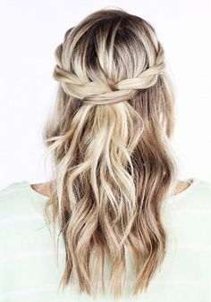 Here are today’s top feature of 15 soft romantic wedding hairstyles for your inspiration. And a quick beauty tip from the real bride: “Don’t choose a bridal look too far from the real you. Experiment with different hairstyles, but choose the one you feel most comfortable with, the one that is most you. You don’t want to […] Braid Crown Tutorial, Weekend Hair, Wedding Guest Hairstyles, Fishtail Braid, Penteado Cabelo Curto, Hair Dos