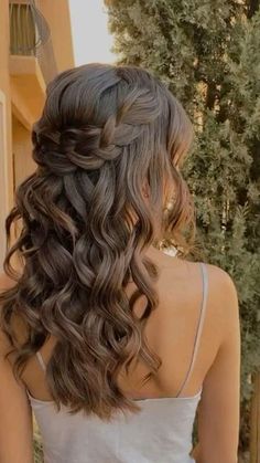 Hairstyle Examples, Makeup Homecoming, Fancy Hairstyles, Hair Stylist Life, Long Wavy Hair, Wedding Hair And Makeup, Homecoming Makeup, Homecoming Hairstyles, Stylish Hair