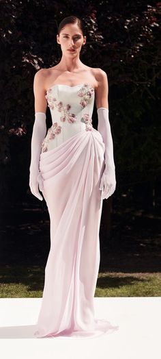 Floral Embellished Dress, Mexican Gown Evening Dresses, Long Luxury Dress, Real Flower Dress, Plumage Dress, Flower Corset Dress, Paolo Sebastian Dress, Brocard Dress, Aston Bridal